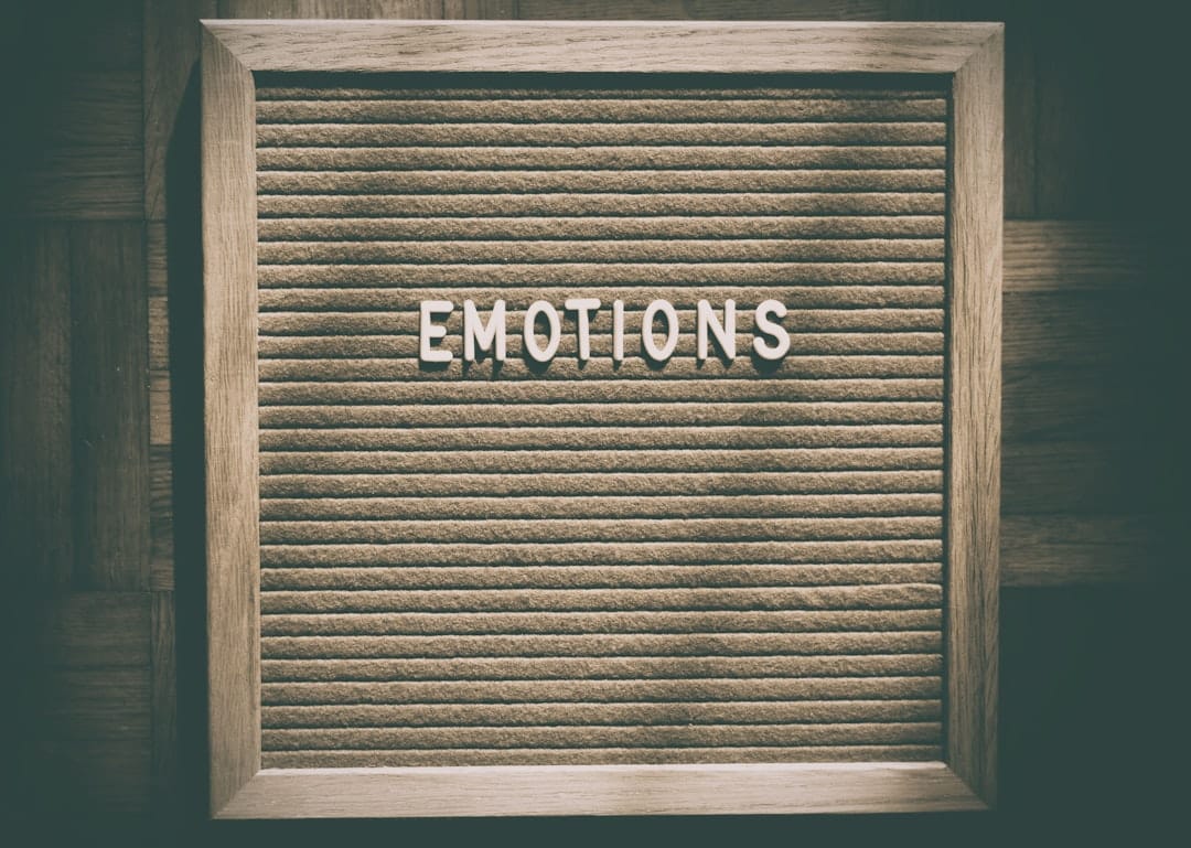 Photo non-verbal signals