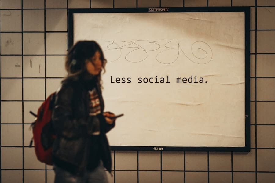 Photo social media communication behavior