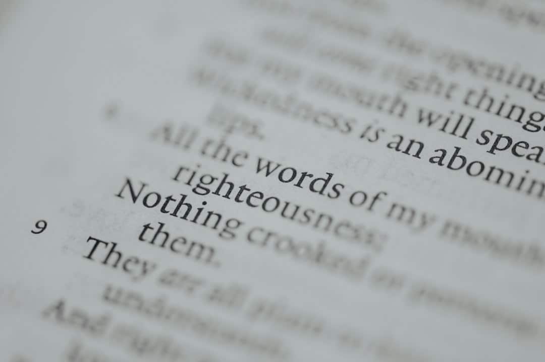 Photo word choice persuasion effect