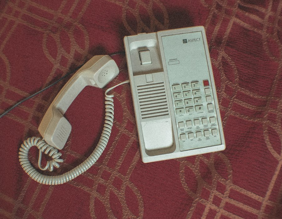 Photo voice tone telephone conversations